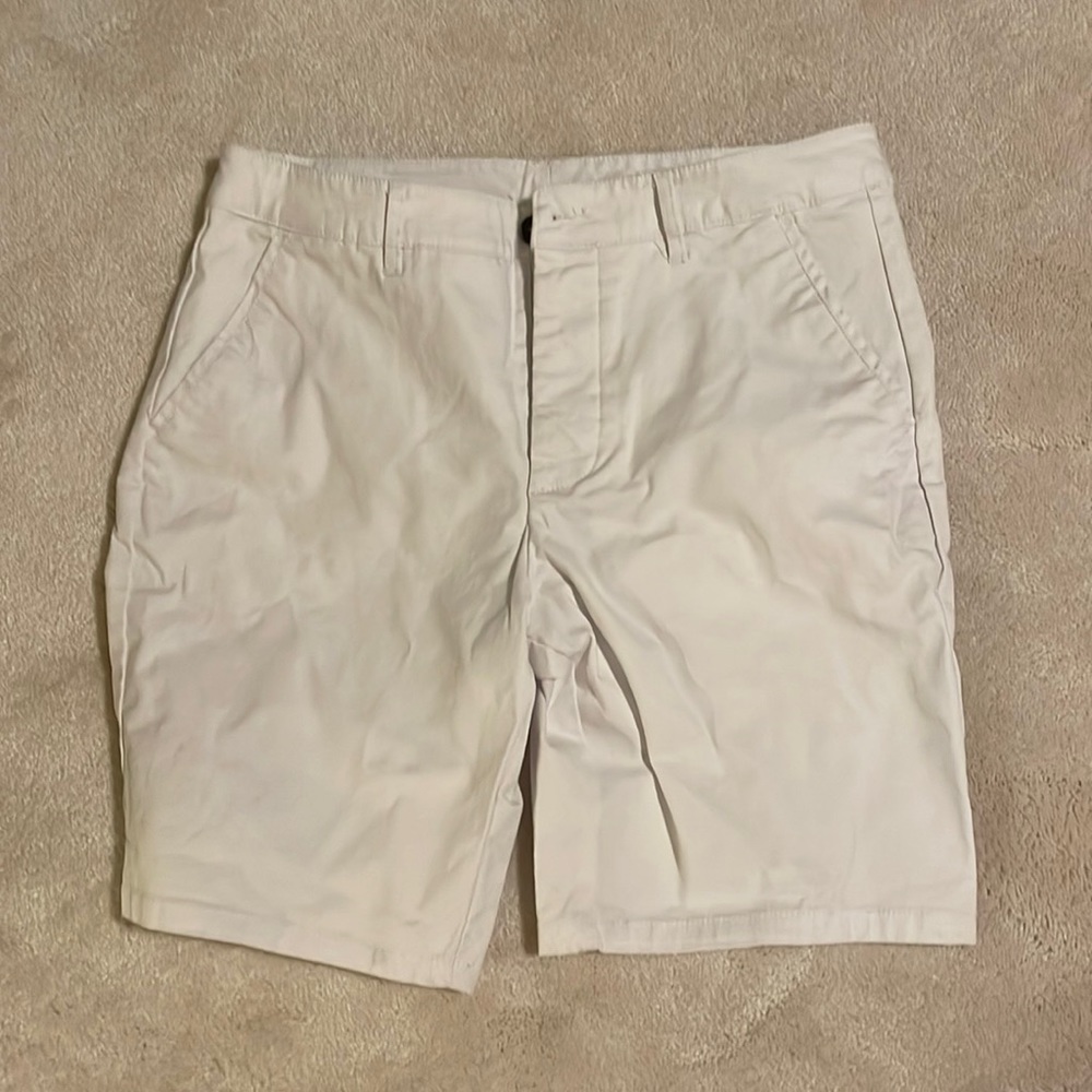 Asos Design white slim chino shorts size 32”